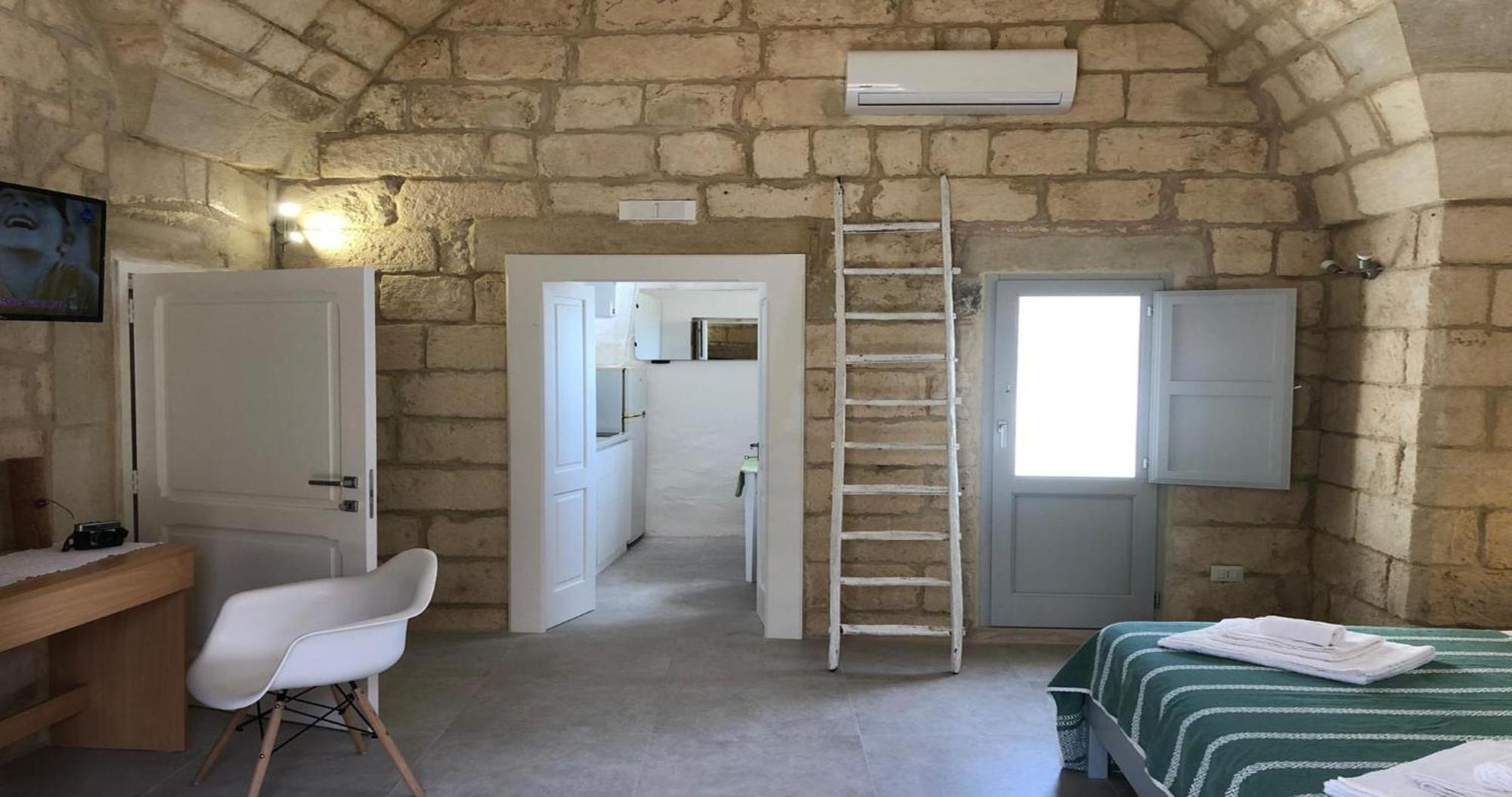 הוילה קרפיניאנו סלינטינו Odegos Monolocali Vico Sant'Antonio מראה חיצוני תמונה