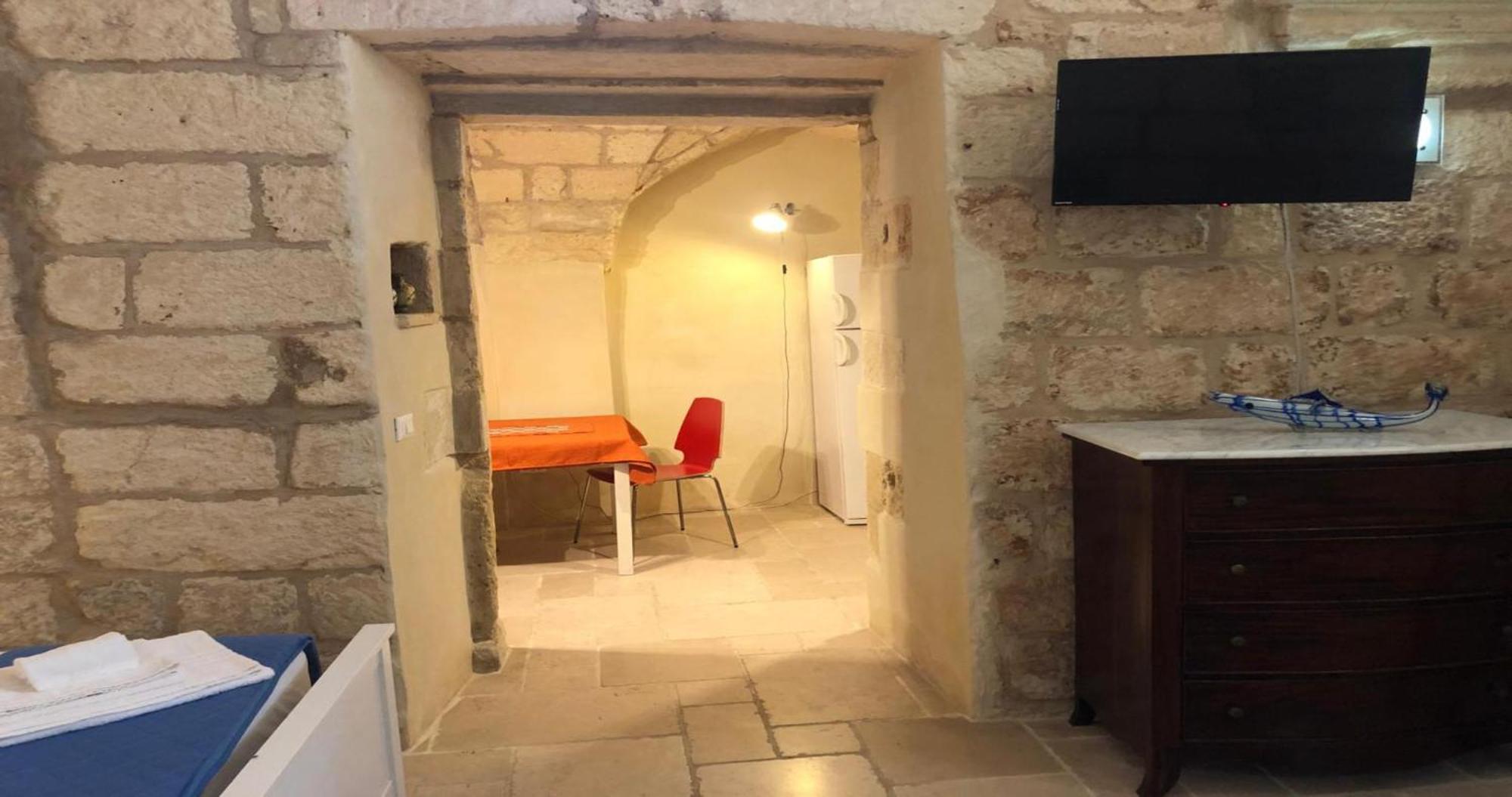 הוילה קרפיניאנו סלינטינו Odegos Monolocali Vico Sant'Antonio מראה חיצוני תמונה