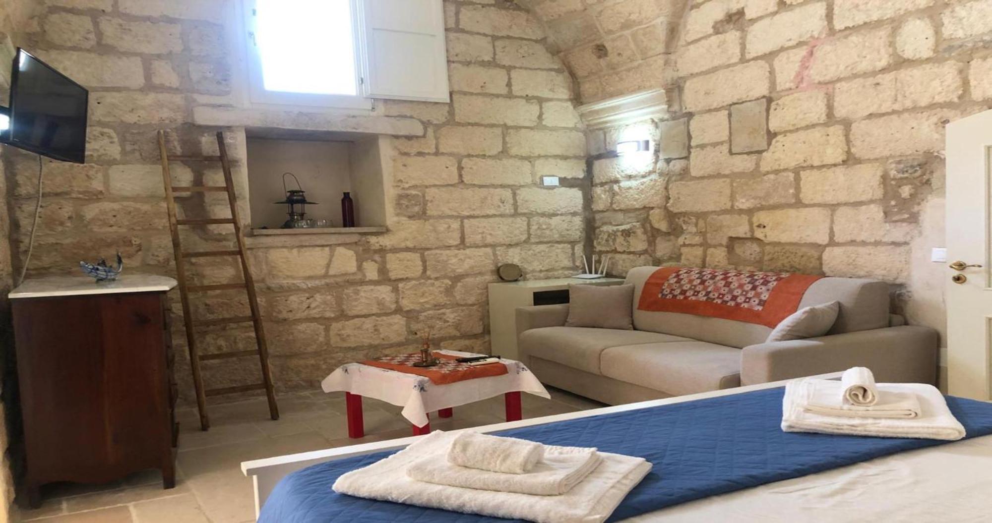 הוילה קרפיניאנו סלינטינו Odegos Monolocali Vico Sant'Antonio מראה חיצוני תמונה