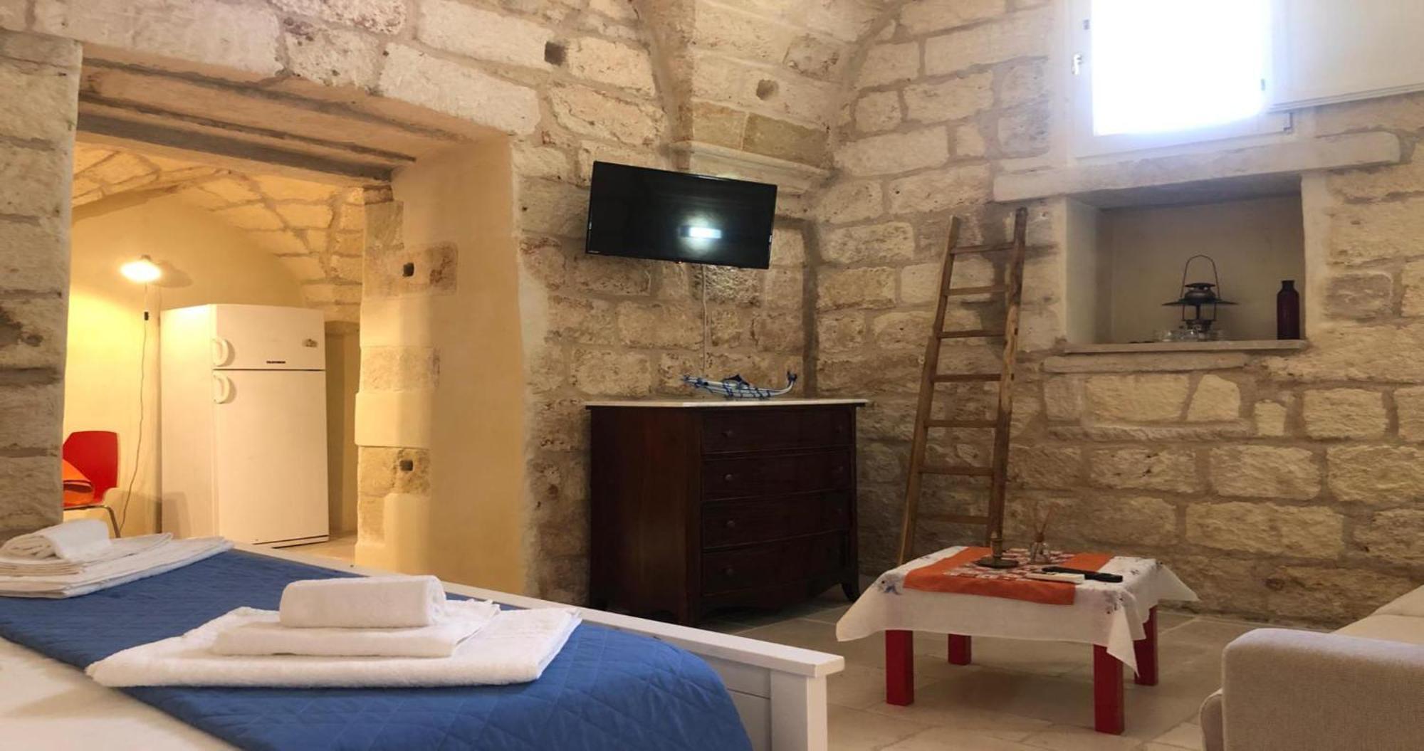 הוילה קרפיניאנו סלינטינו Odegos Monolocali Vico Sant'Antonio מראה חיצוני תמונה