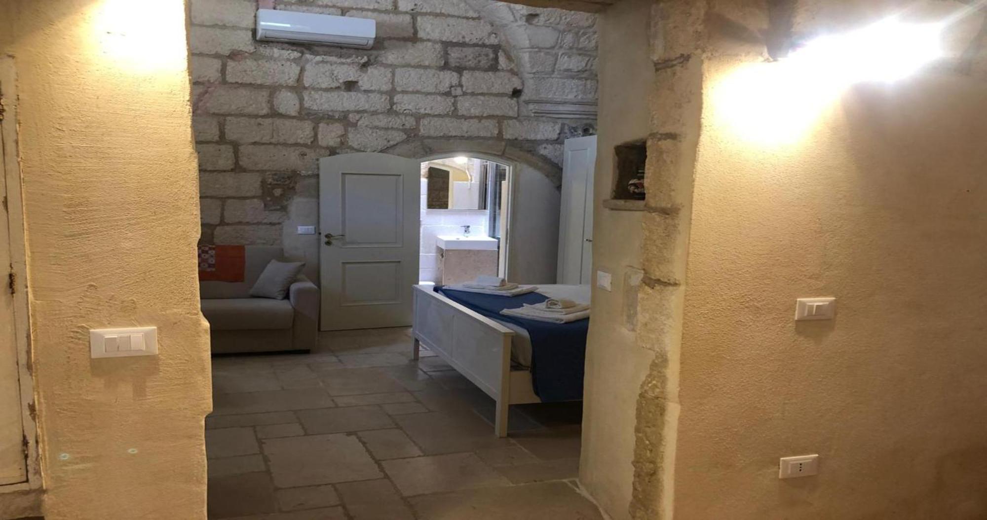 הוילה קרפיניאנו סלינטינו Odegos Monolocali Vico Sant'Antonio מראה חיצוני תמונה
