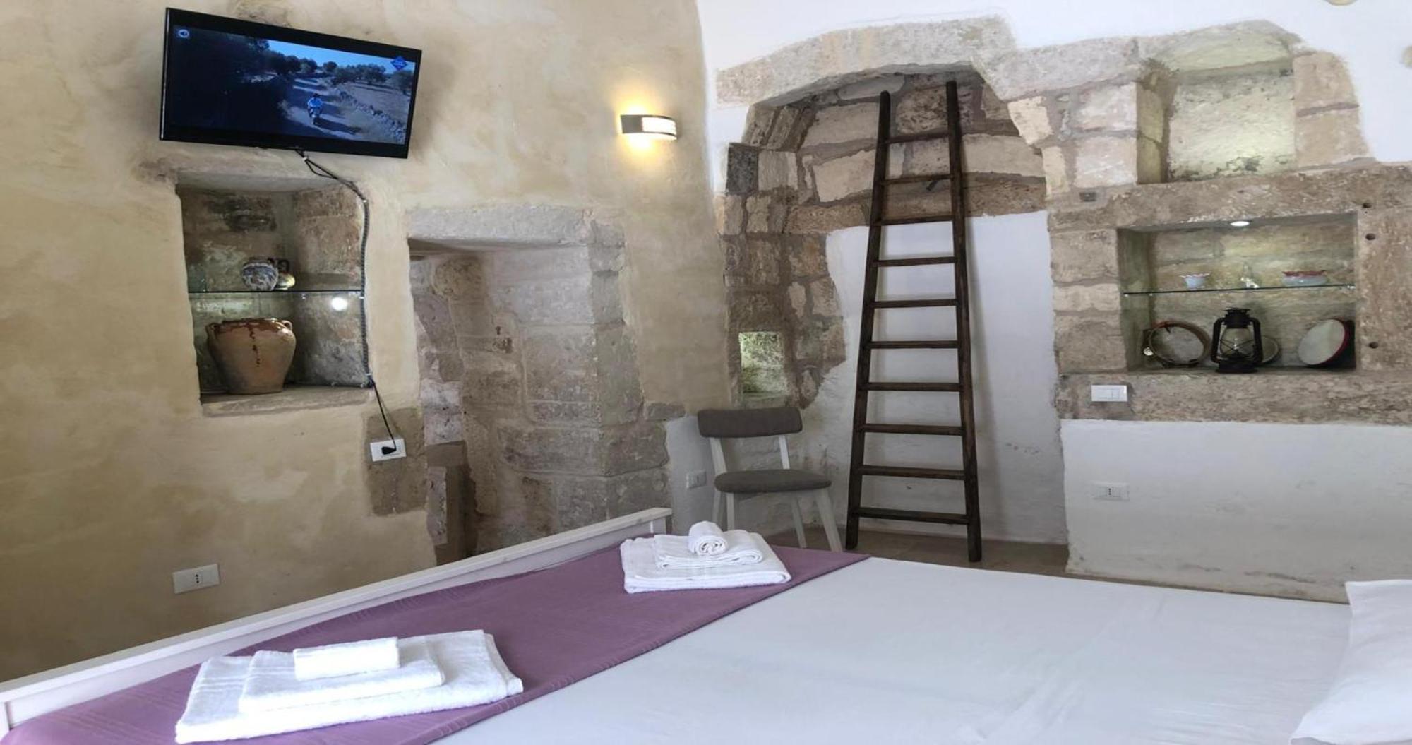 הוילה קרפיניאנו סלינטינו Odegos Monolocali Vico Sant'Antonio מראה חיצוני תמונה