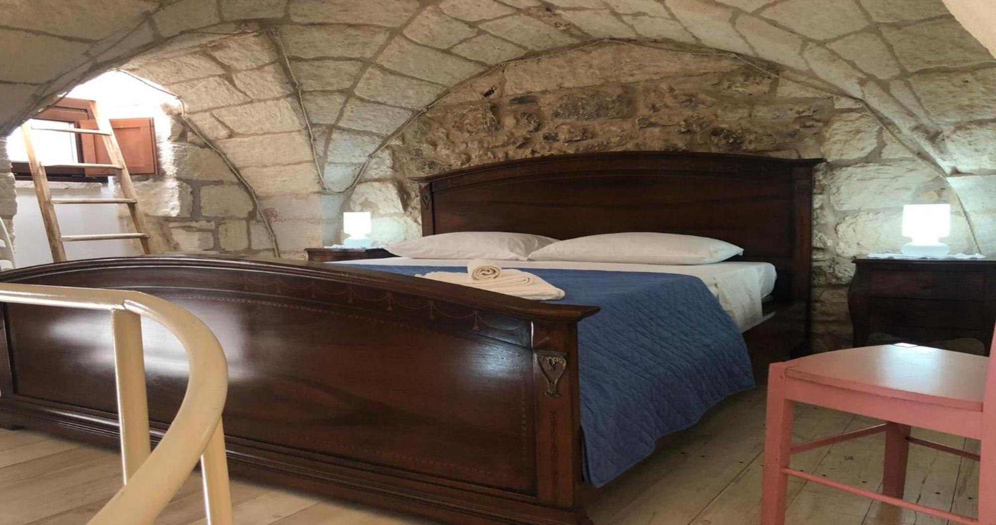 הוילה קרפיניאנו סלינטינו Odegos Monolocali Vico Sant'Antonio מראה חיצוני תמונה